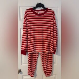 Joyspun Velour Women’s Striped 2-piece Sleep Set Pajamas Large (12-14) Pink/Red